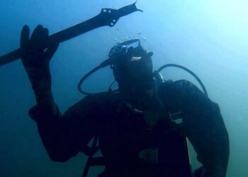 Archaeologists Found a 3,300-Year-Old Sword at the Bottom of an Italian Lake (and It’s Still Sharp)