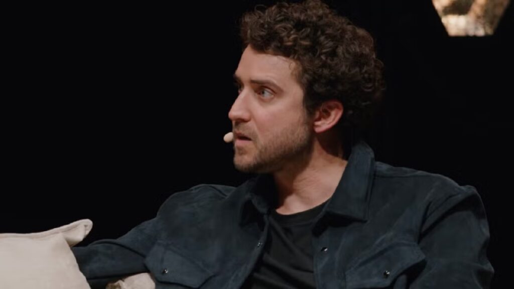 Elizabeth Holmes’ Partner Thinks ‘She Looks Insane’ in ‘You Can See Everything’ Trailer