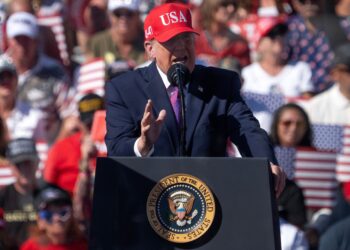 Trump says people who leak military plans ‘should be shot’