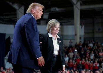 A tough environment forces ‘safe’ Republicans to actually campaign