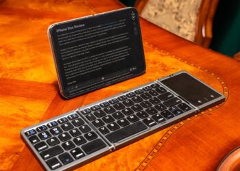 I Worked for a Whole Day Using Only the iPhone Duo. Here’s How It Went
