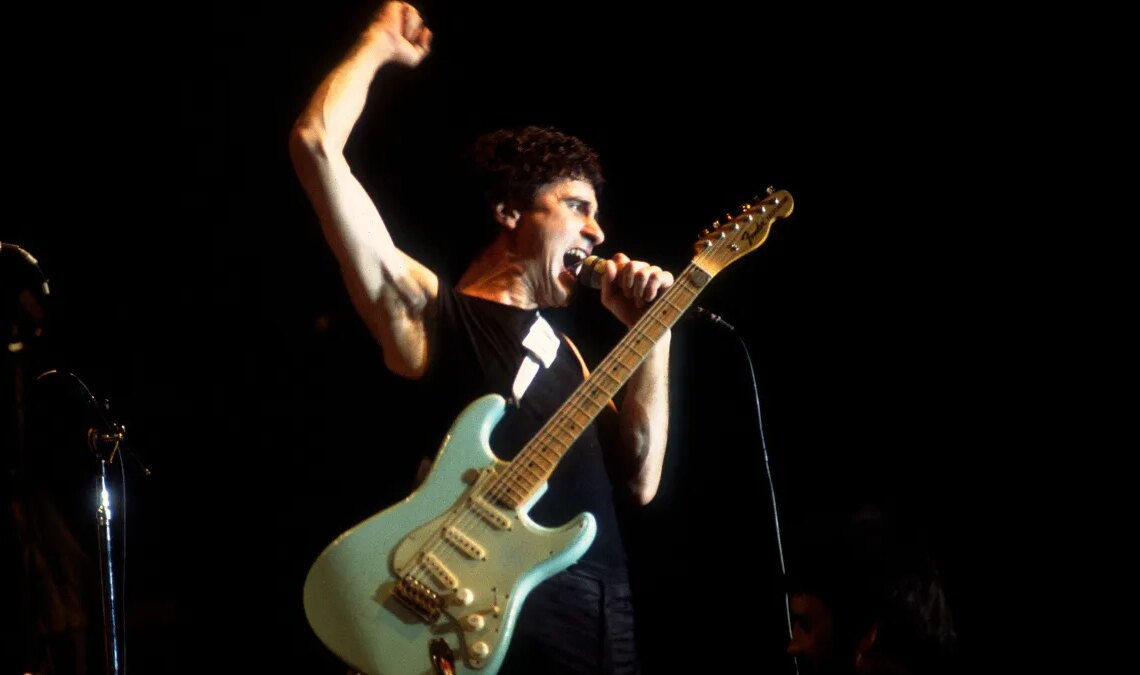 Beloved Rock Legend Dies at 83 Just Weeks After Taking the Stage for One Final Performance