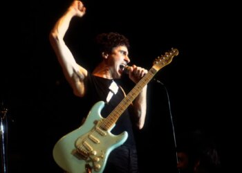 Beloved Rock Legend Dies at 83 Just Weeks After Taking the Stage for One Final Performance