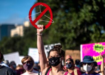 Can private citizens enforce an abortion ban? SCOTUS considers that today