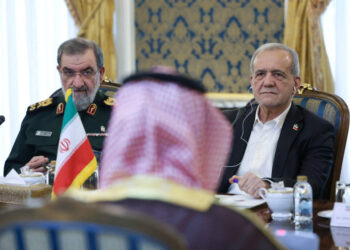 Saudi Arabia, Turkey and Pakistan send envoys to Iran in push to end war