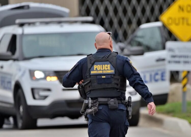 Chicago-Area Cops Helped HSI Spy on Minnesota Anti-ICE Activists