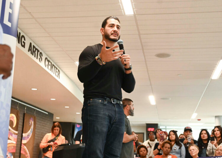 El-Sayed asks Stevens to stay away as Democrats’ attempt at unity blows up