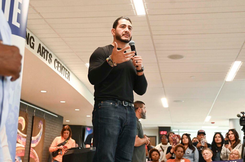 El-Sayed asks Stevens to stay away as Democrats’ attempt at unity blows up