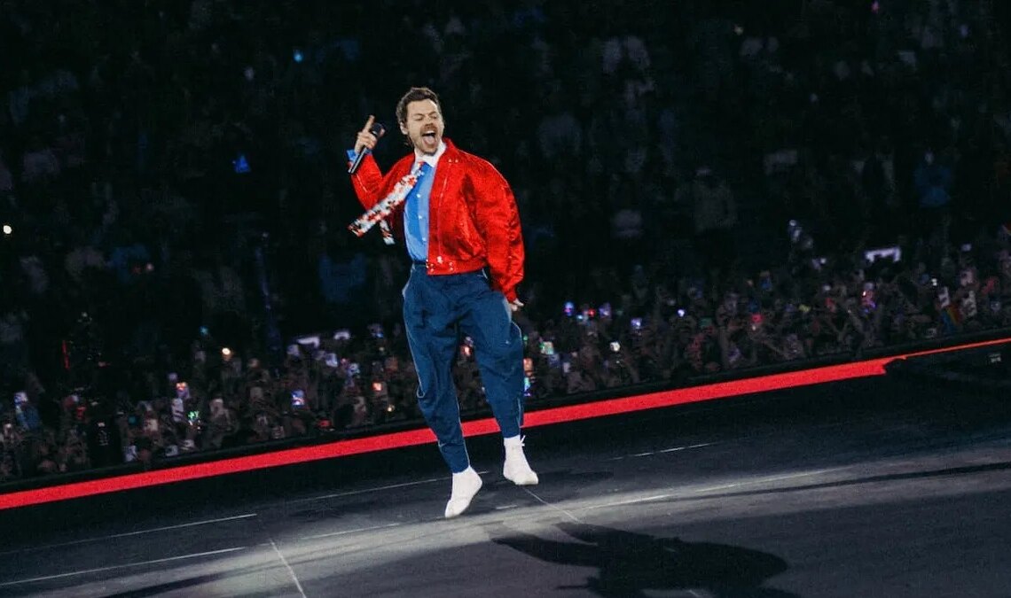 Harry Styles Channels the King of Rock and Roll by Dressing up as Elvis for Halloween Concert