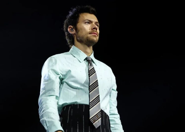 Harry Styles Has Had Enough of $10 Cappuccinos and Tipping Culture: ‘It’s Out of Control’