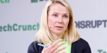 Ex-Yahoo CEO Defends Using AI to Describe Her Daughter Amid Backlash, Says Tool ‘Blew Me Away’