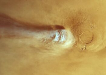 The ‘Exotic Physics’ Behind a Mysterious 1,000-Mile Cloud on Mars