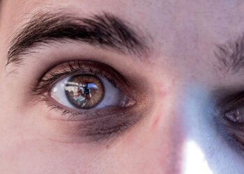 Men Think They’re More Emotionally Intelligent Than They Actually Are, Study Finds