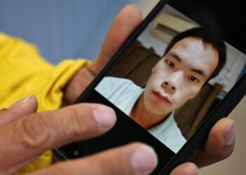 ICE failed to monitor detainee at risk of suicide who later killed himself