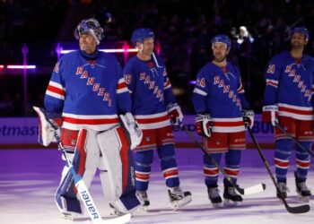Get closer to Rangers Royalty at the 5th Annual Alumni Classic, presented by Northwell