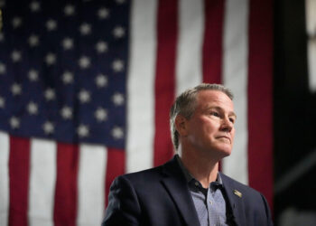 GOP is touting tax cuts to keep Ohio and Congress red. Voters aren’t sold.