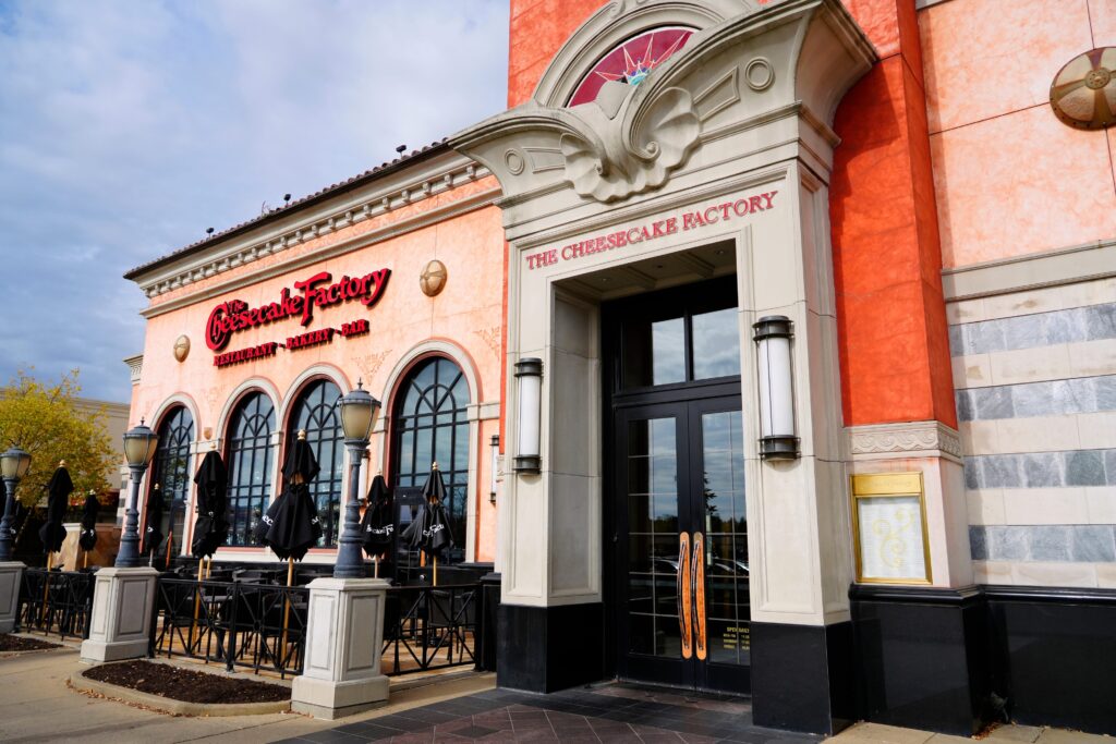 Cheesecake Factory, despite Obama’s gibe, is getting good reviews on Wall Street