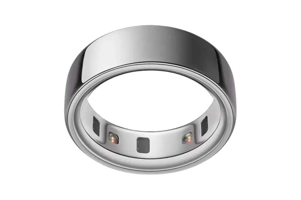 Oura Ring in silver with sensors on the inside.