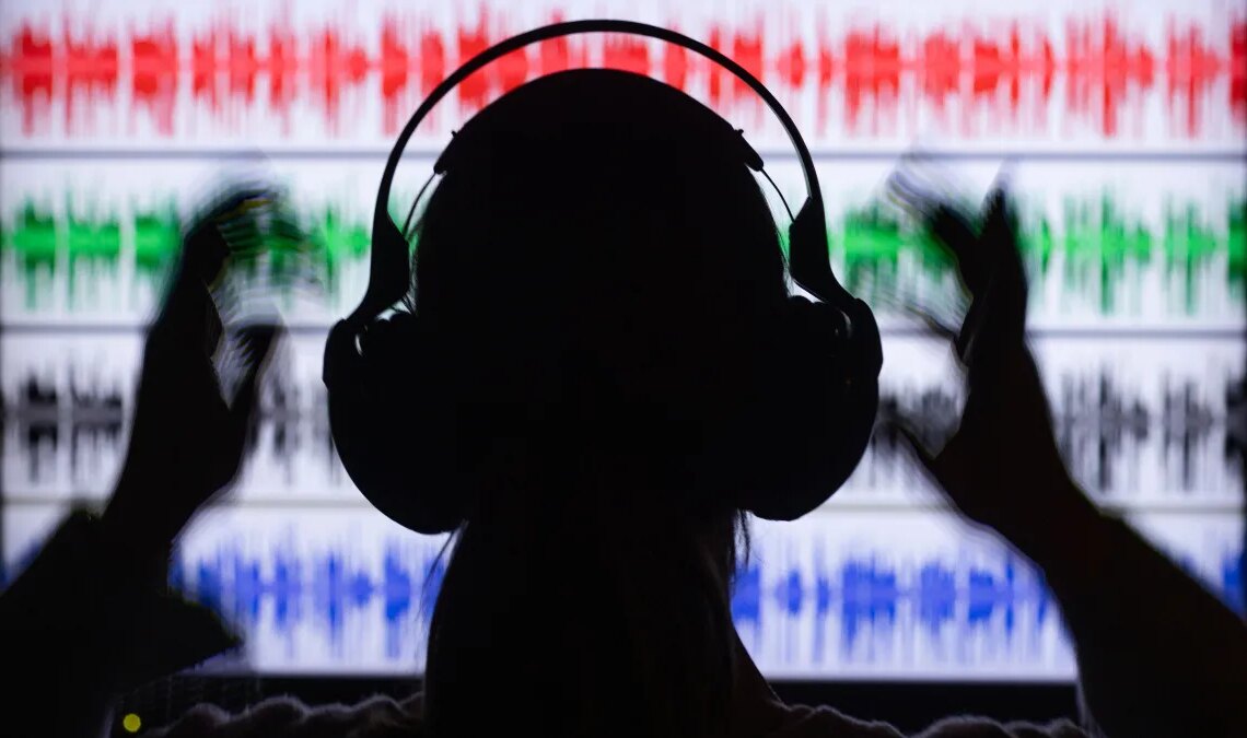 3 Psychological Tricks That Make Certain Songs Impossible to Forget
