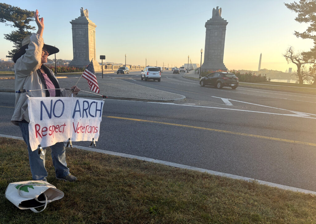 D.C. government weighs suit to stop Trump’s arch, saying it will harm the city