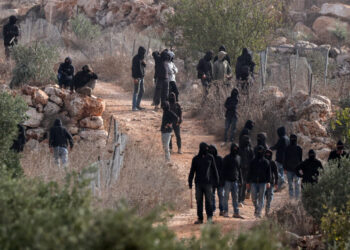 Israeli settlers attack Palestinians and Washington Post photographer in West Bank