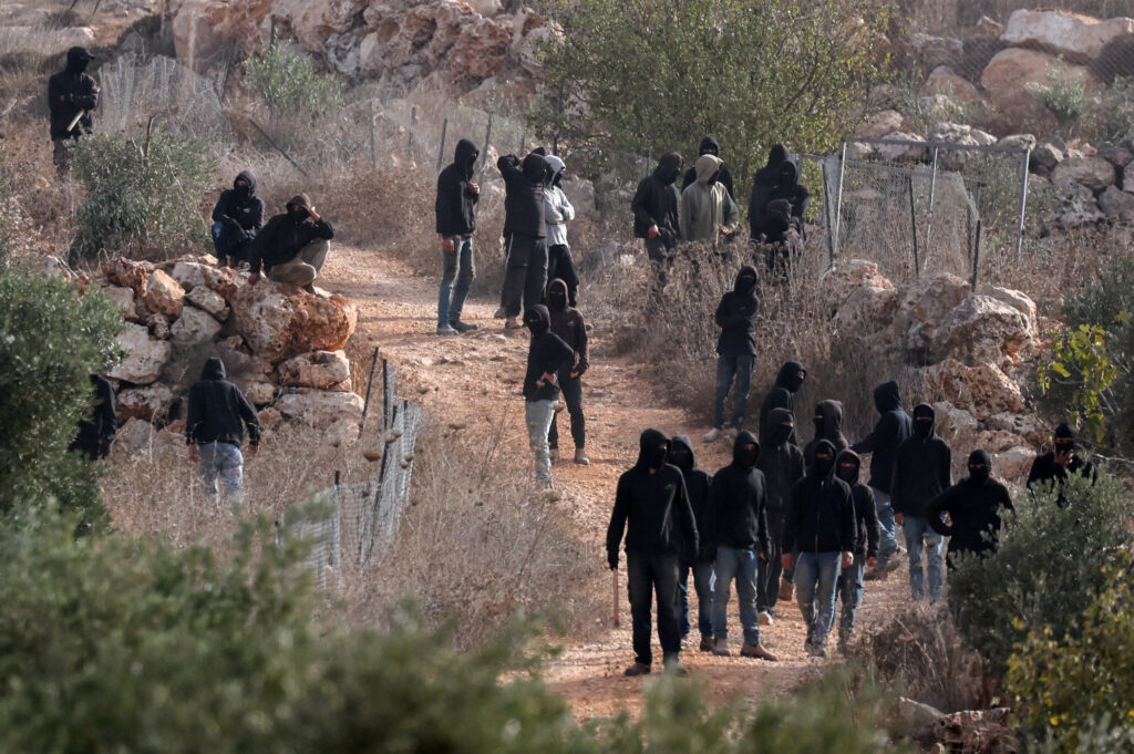 Israeli settlers attack Palestinians and Washington Post photographer in West Bank
