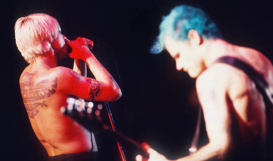 Photographer Reveals Bizarre Backstage Secrets From Rock Band’s Infamous Woodstock Performance