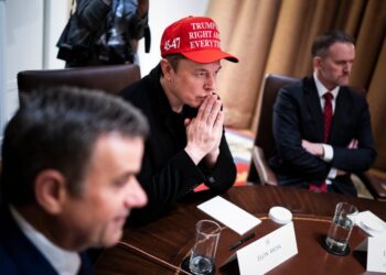 As Republicans brace for election losses, Musk prepares for war