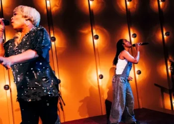 TLC Member Revealed to Be Suffering From Sickle Cell Crisis During Las Vegas Show: ‘Hold It Down for Her’