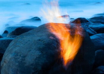 The Ocean Floor Has Rocks That Can Set Themselves on Fire. Here’s How It Works.