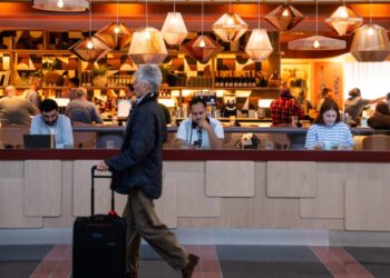 Inside the battle for the best airport lounge in D.C.