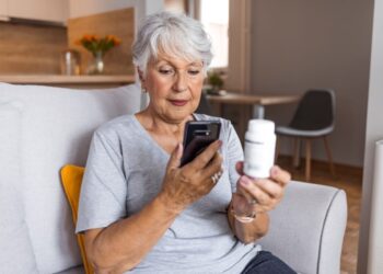 How to help your parents if they’re using chatbots for health advice