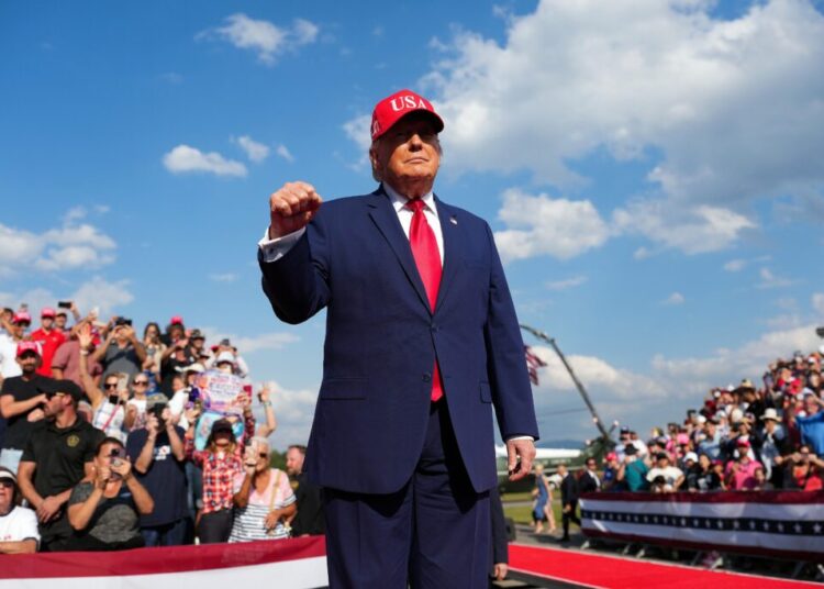Poll finds jump in Republicans who say Trump is enriching himself