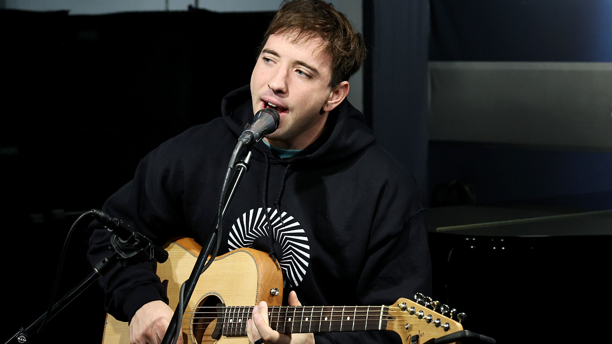 3 Fourth-Wave Emo Songs That Belong on Your Fall Playlist – DNYUZ