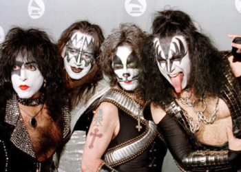 In 1996, KISS Abandoned This Grunge Album to Announce a Historic Reunion Tour
