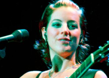 3 Perfect Songs for a Whimsigoth 90s Fall