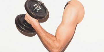 Why Biceps Are Having a Very Horny Moment Right Now