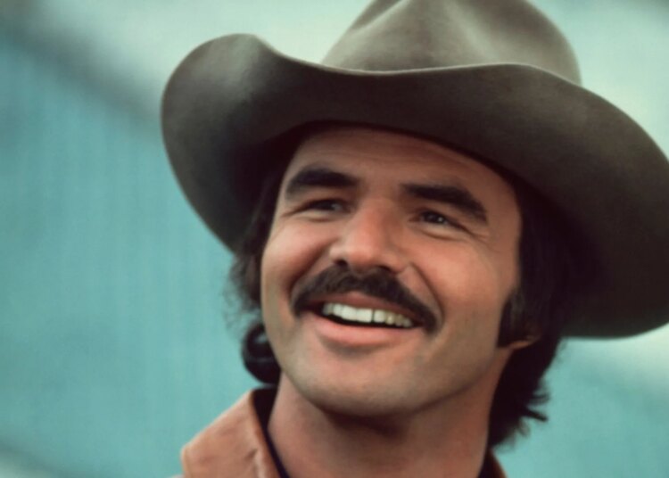 Why Burt Reynolds Dumped Horse Manure on the ‘National Enquirer’ From a Helicopter