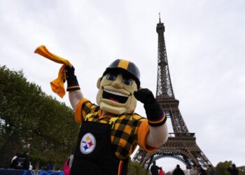 When the NFL returns to Paris. Just imagine.