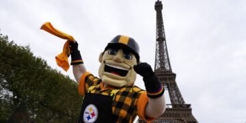 When the NFL returns to Paris. Just imagine.