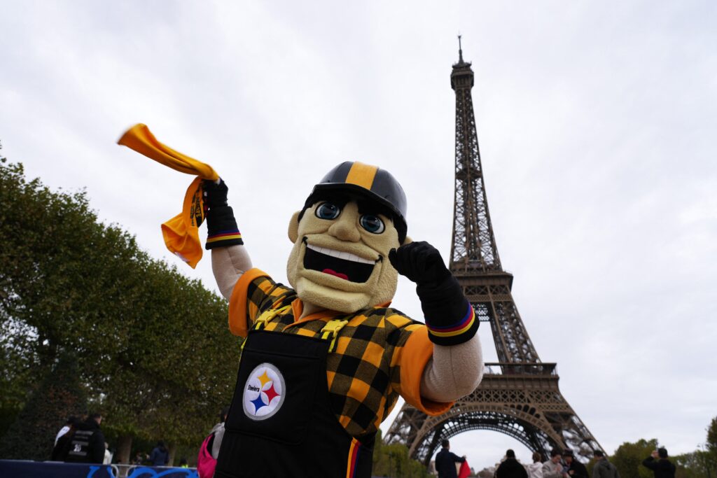 When the NFL returns to Paris. Just imagine.