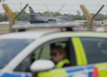U.K. police rearrest two men in suspected Iranian plot on air base