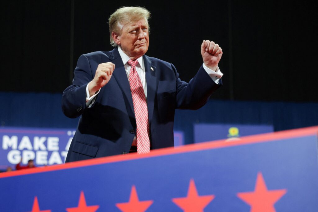 White House pitches $8 billion to farmers as midterms near