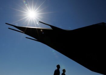 In broad daylight, Smithsonian readies a once-secret stealth fighter for debut