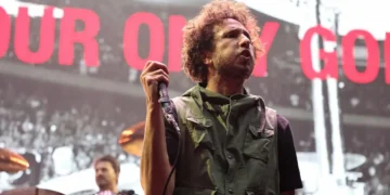 Zack de la Rocha Reveals the Punk Band He Believes Is a ‘Bridge’ To Get Into Rage Against The Machine