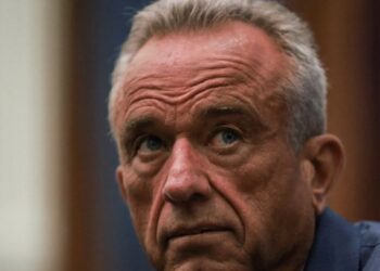 RFK Jr speech takes alarming turn as Dr Oz jumps railings and races into crowd