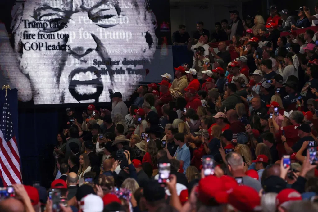 Trump unraveling behind closed doors as insiders sound the midterms alarm: NYT