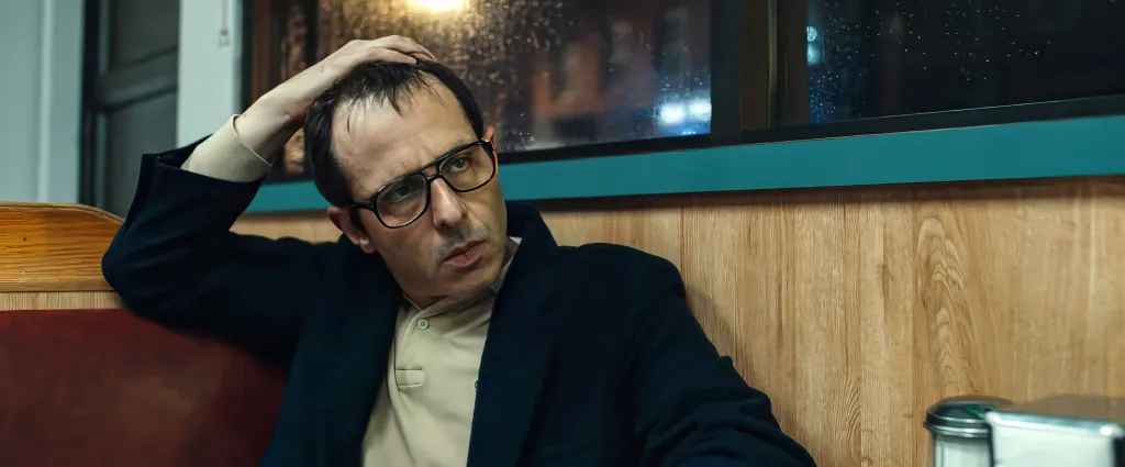Jeremy Strong as Jon Landau in 