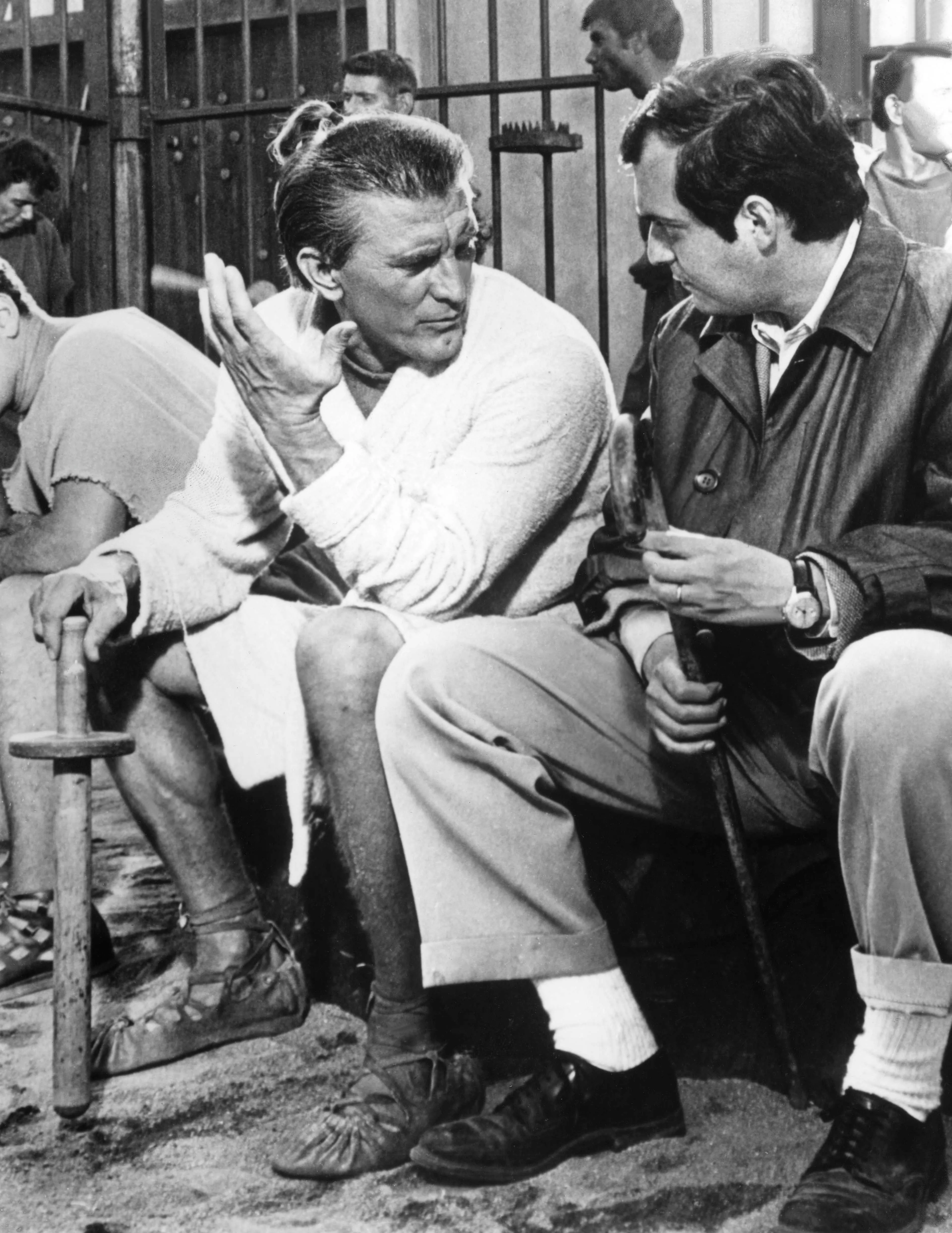  Kirk Douglas with director Stanley Kubrick on the 