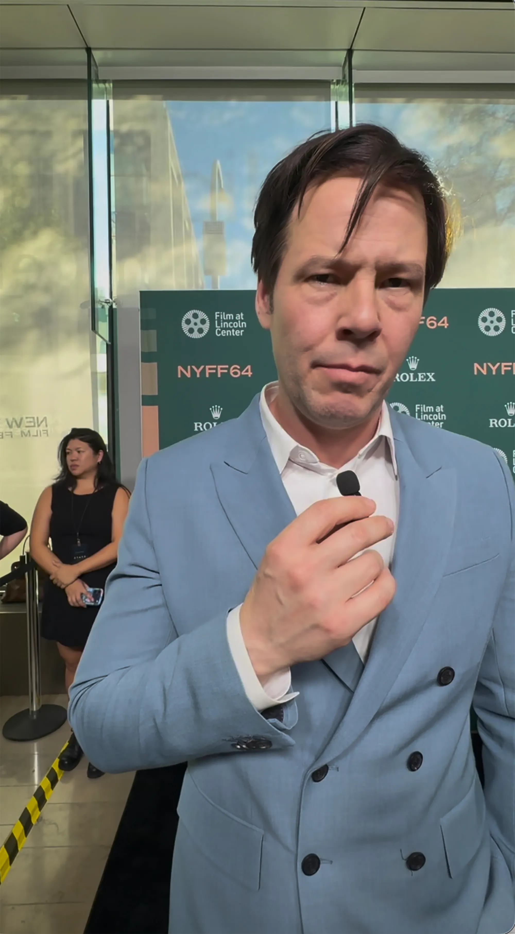 Ike Barinholtz.